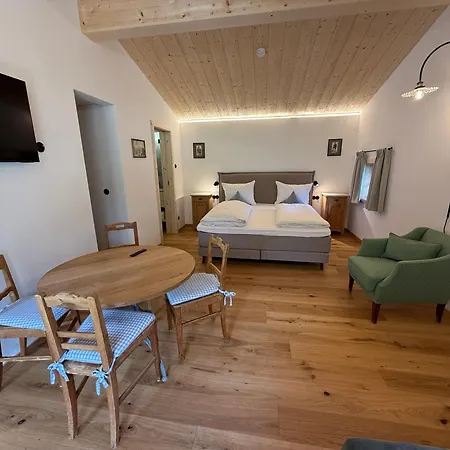 Haus Kaiser Bed & Breakfast 3*